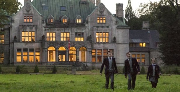 Det er Ditlev og hans morderiske trios voldsudgydelser der styrer "Fasandræberne" mod succes.