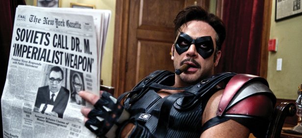 Selvom man er superhelt kan man godt være et ualmindeligt dumt svin. Det er Jeffrey Dean Morgan / The comedian et eksempel på i "The Watchmen".