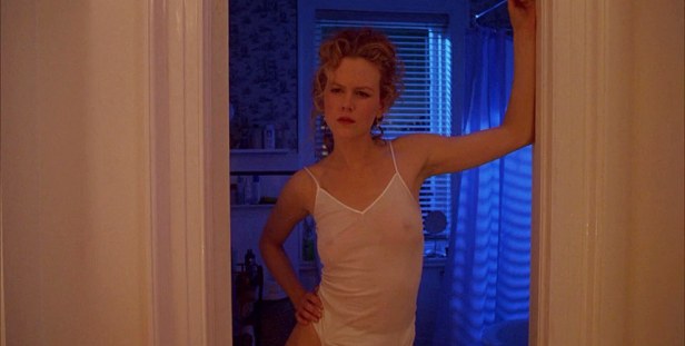 Nicole Kidman i er-du-til-noget-positur i 